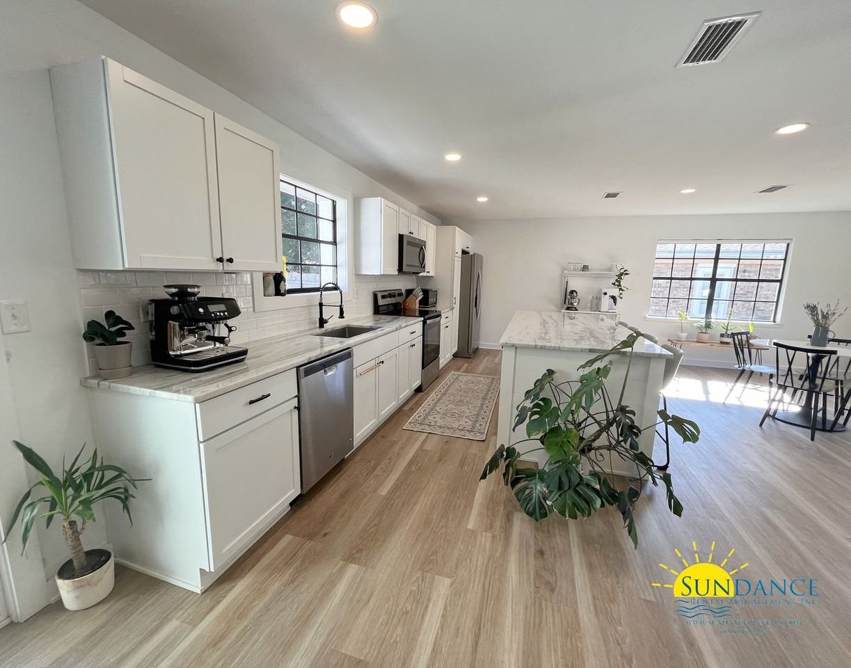 1611 Date Palm Dr - Photo 5 of 20