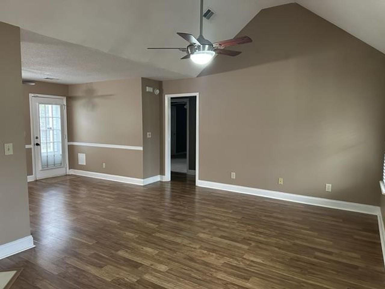 119 Johannes Sq - Photo 2 of 15