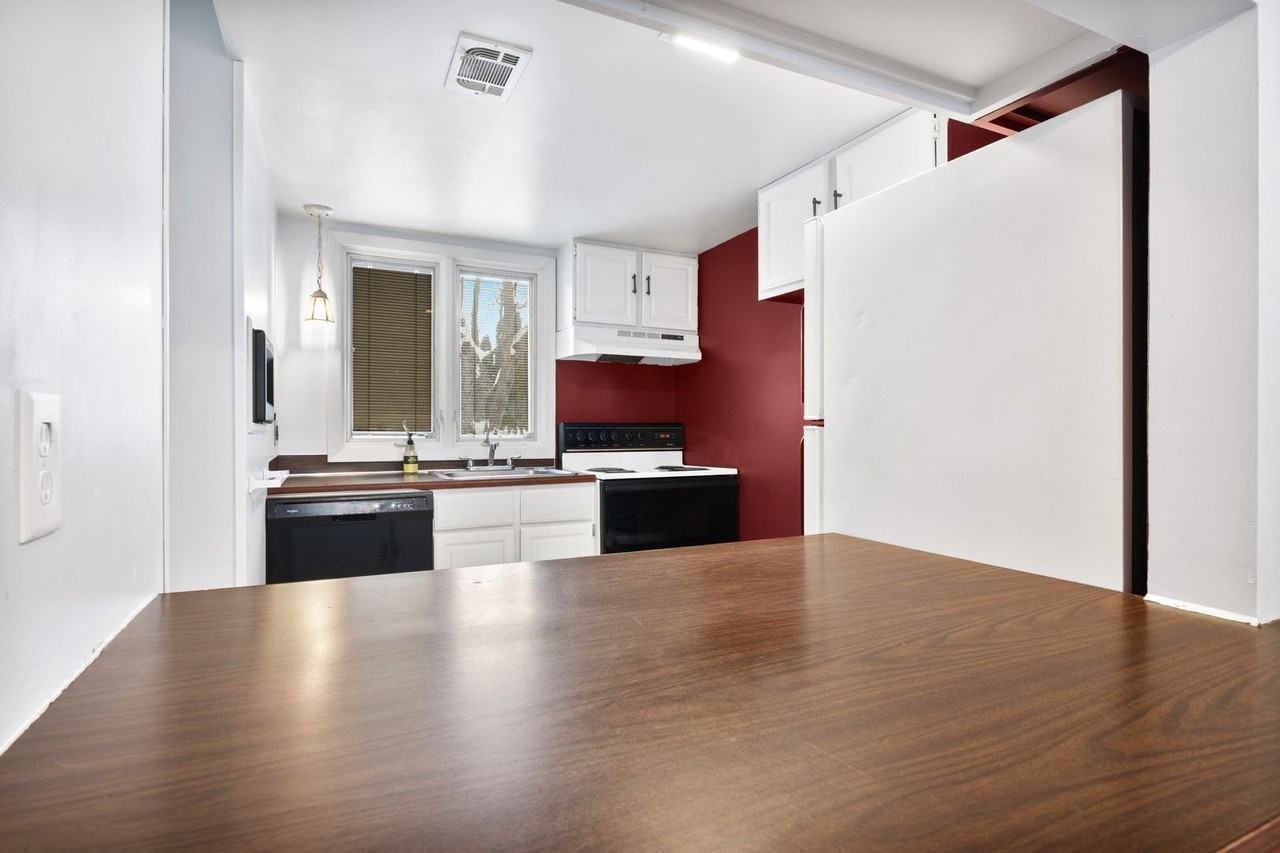 5000 S Townhouse Dr - Photo 6 of 30