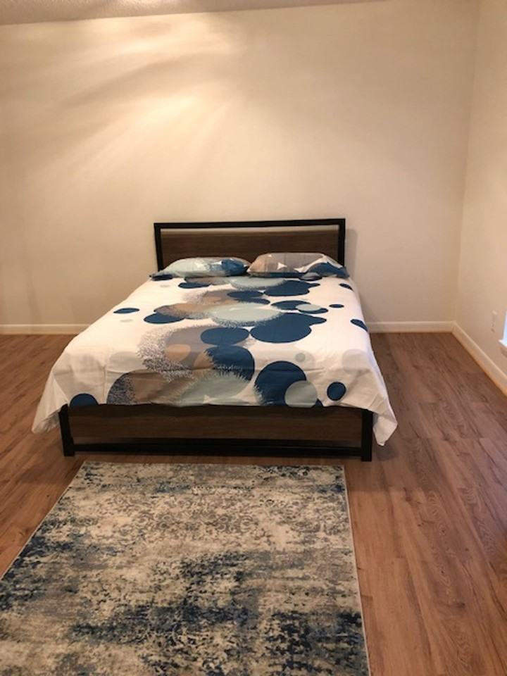 1348 Hunters Rd Apt F - Photo 7 of 32