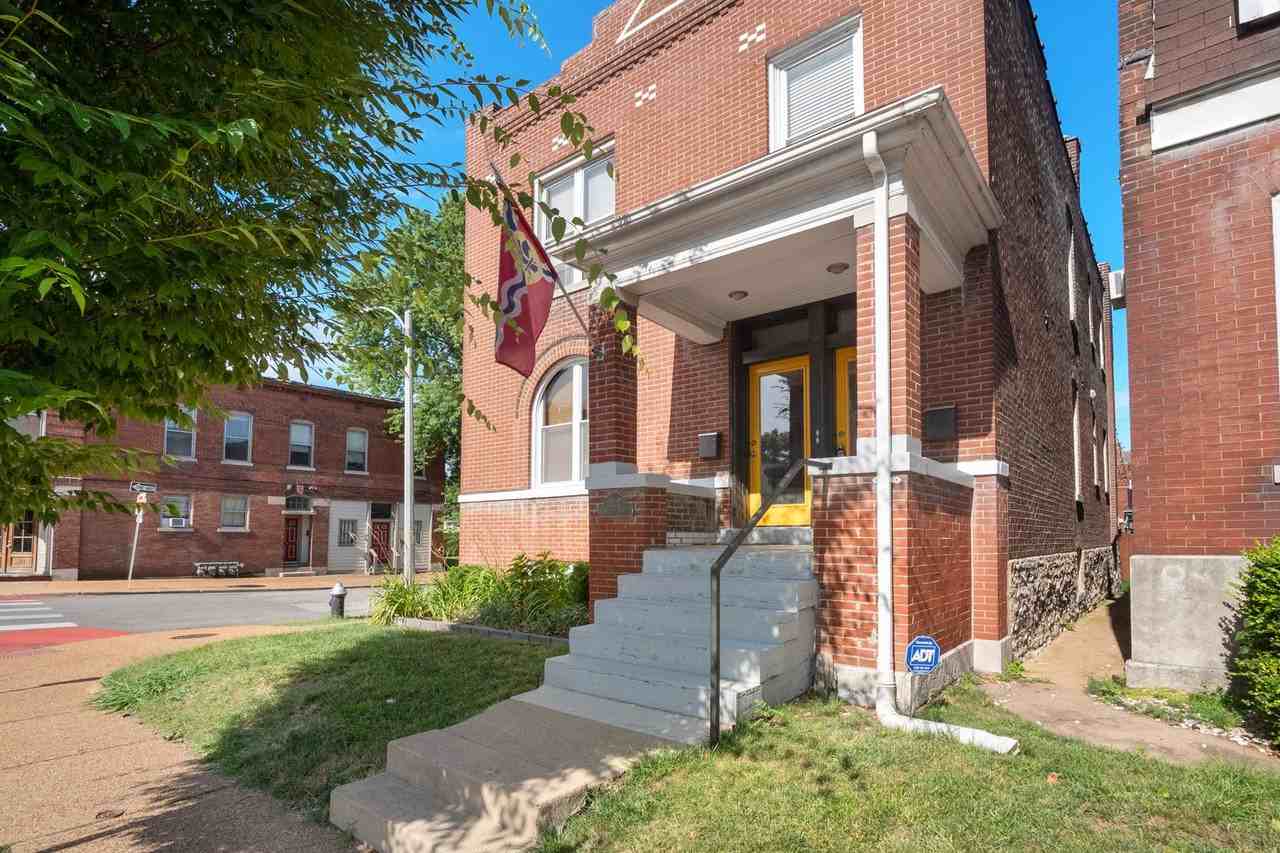 3127 Morganford Rd - Photo 2 of 30
