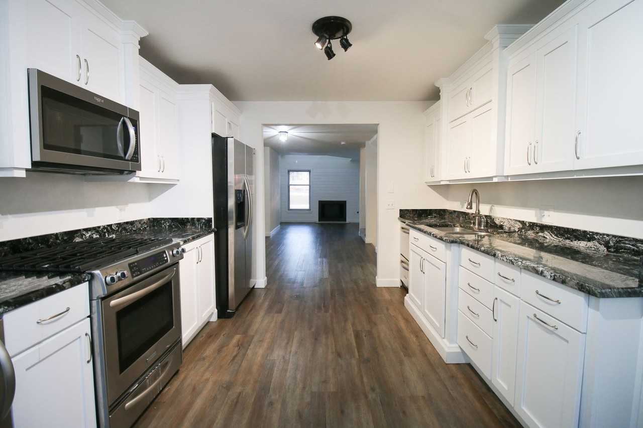 1225 S Lawton Ave - Photo 4 of 29