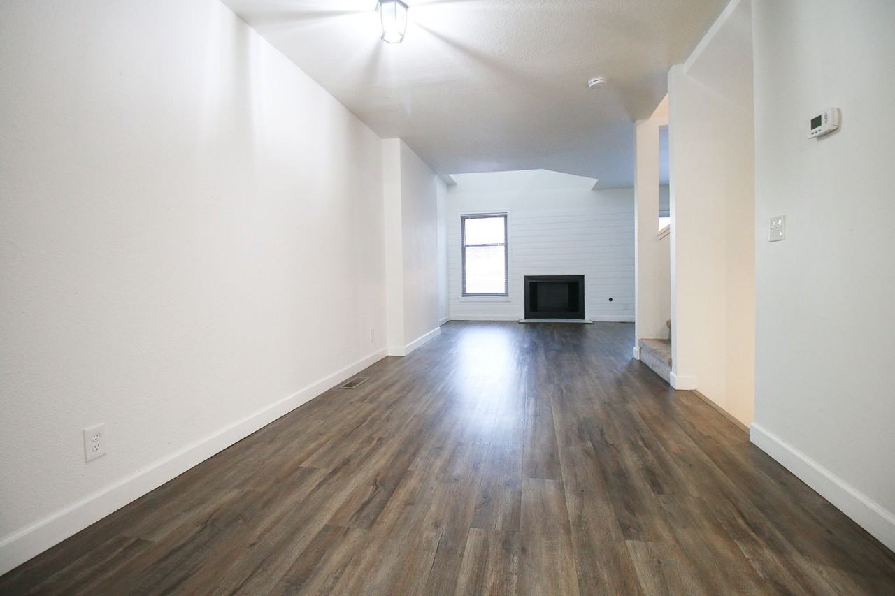 1225 S Lawton Ave - Photo 7 of 29