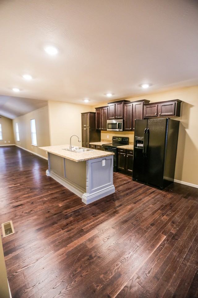 1334 South Florence Avenue - Photo 3 of 17