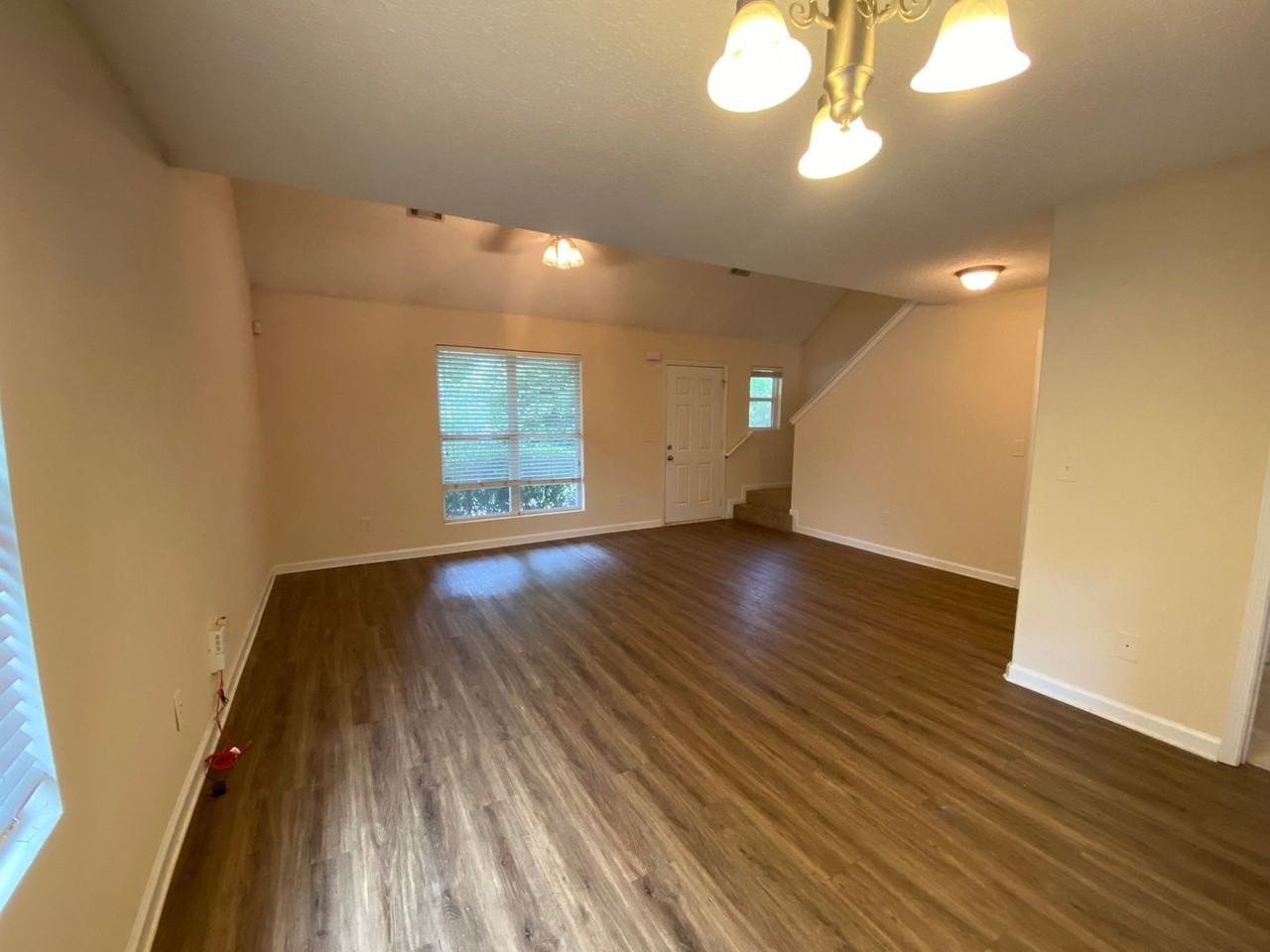 101 Katydid Dr - Photo 2 of 16