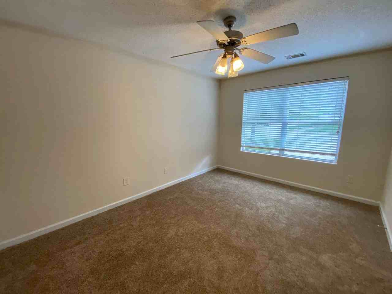 101 Katydid Dr - Photo 4 of 16