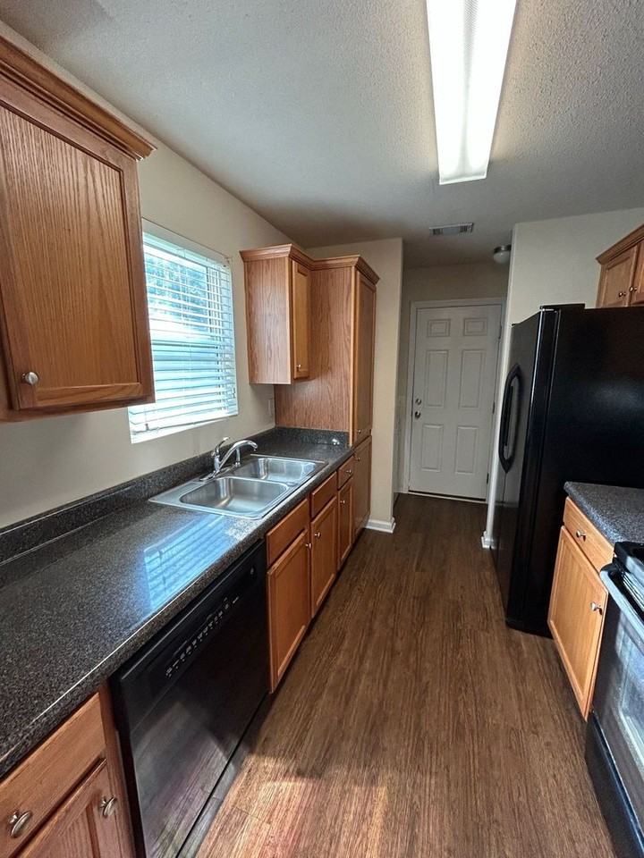 272 Katydid Dr - Photo 3 of 17