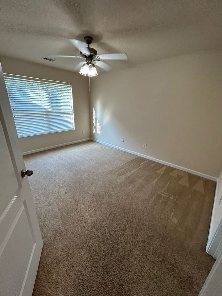 272 Katydid Dr - Photo 5 of 17