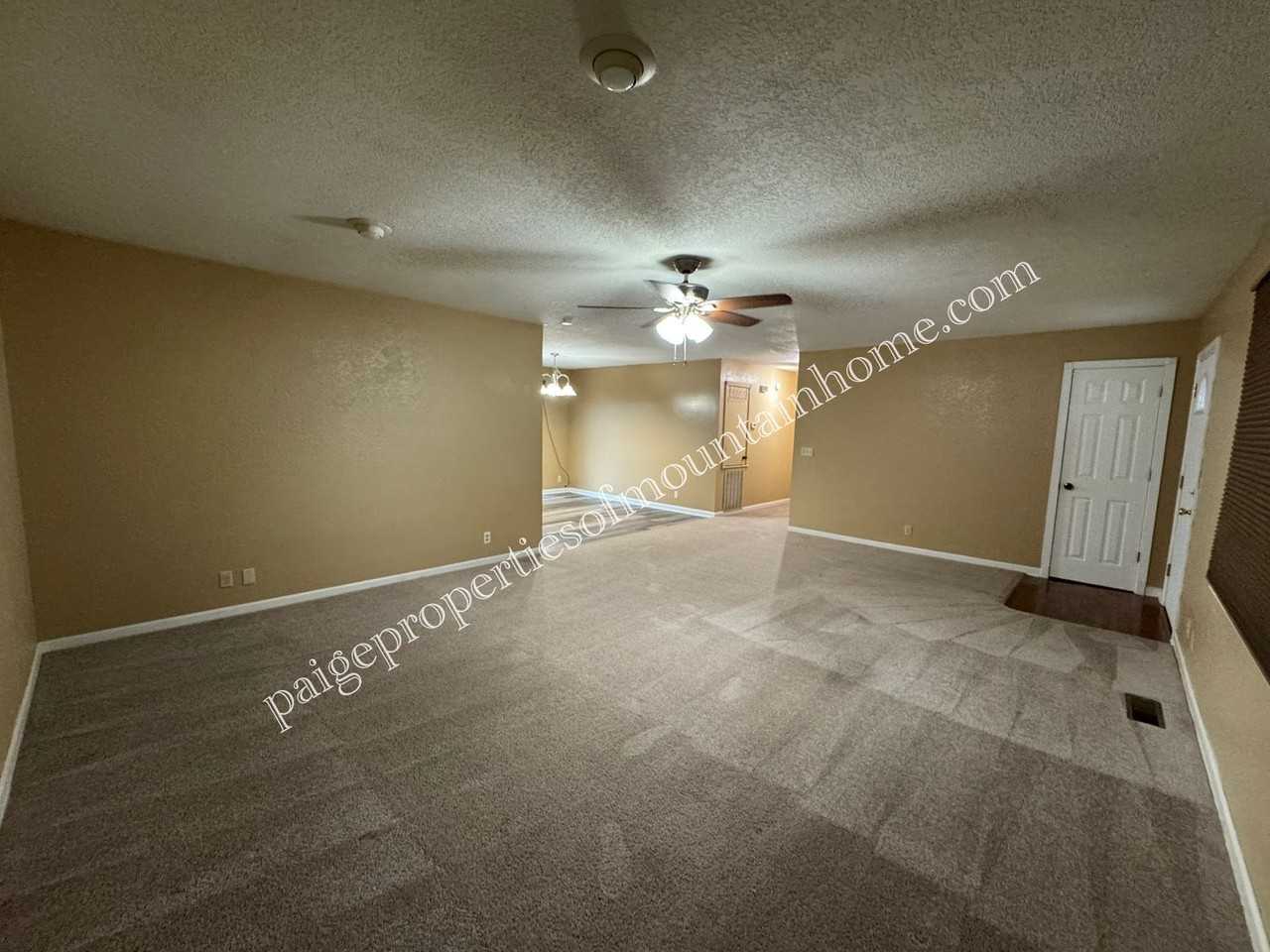 1809 Eagle Dr - Photo 6 of 23