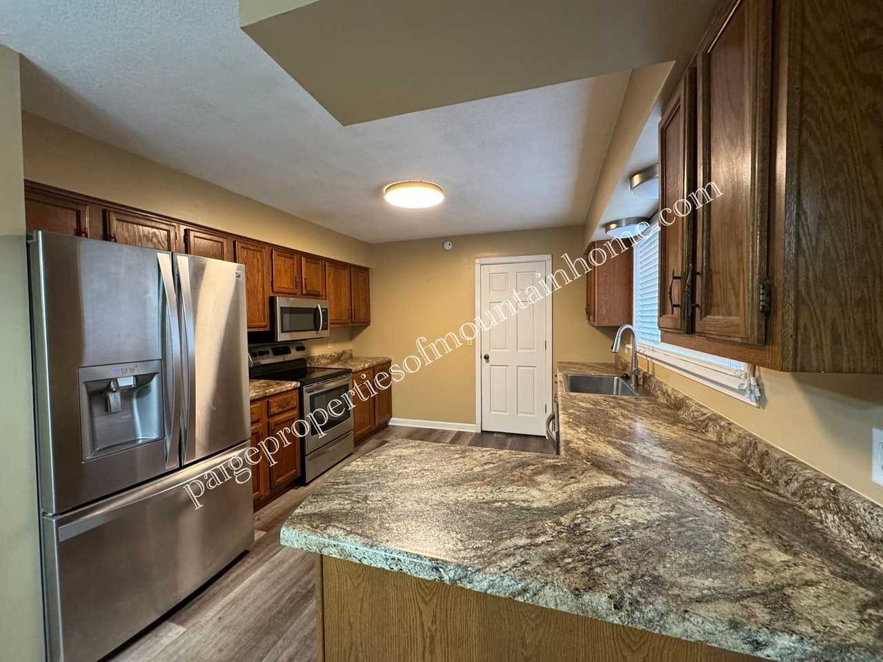1809 Eagle Dr - Photo 7 of 23