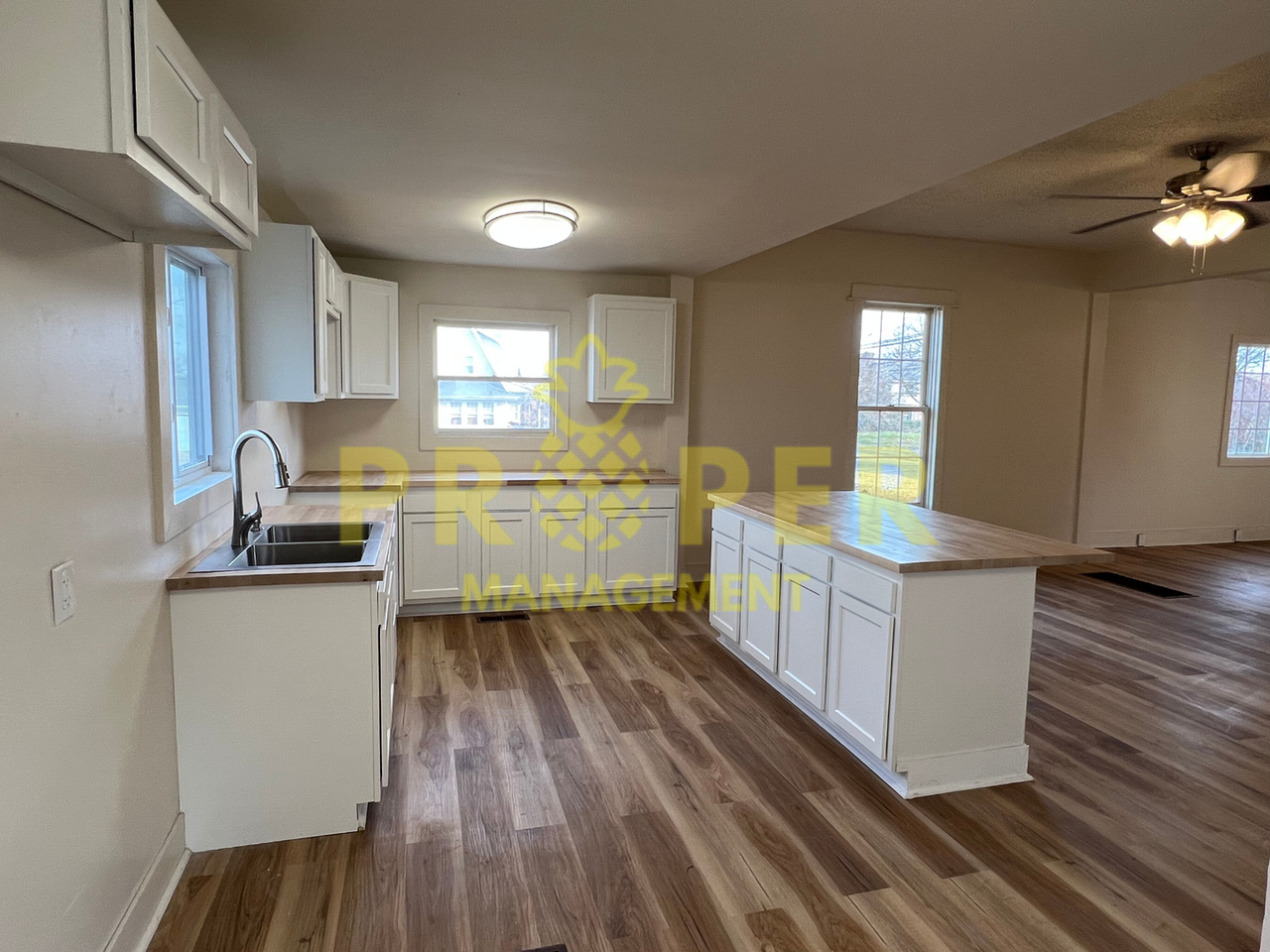 107 W Hillcrest Ave - Photo 3 of 14