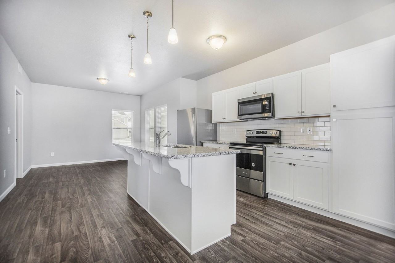 846 Winchester Street - Photo 5 of 19