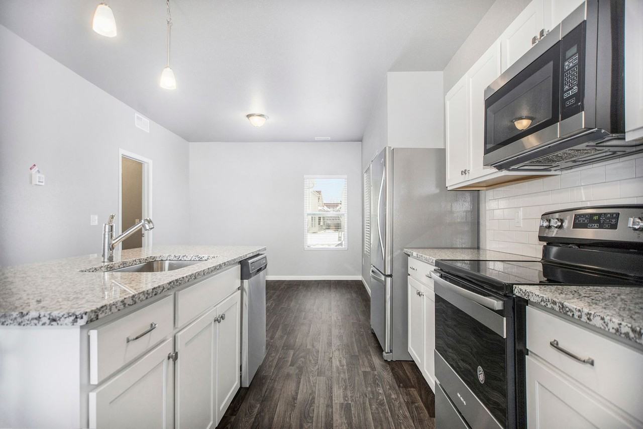 846 Winchester Street - Photo 6 of 19