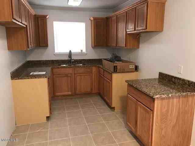 824 Lime St - Photo 3 of 6