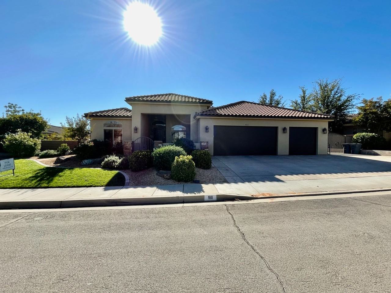 911 W Blue Mountain Rd - Photo 2 of 33