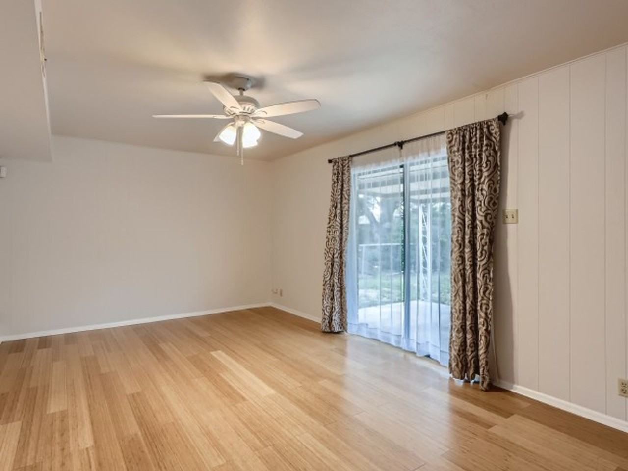 9827 Gemini Dr - Photo 2 of 11