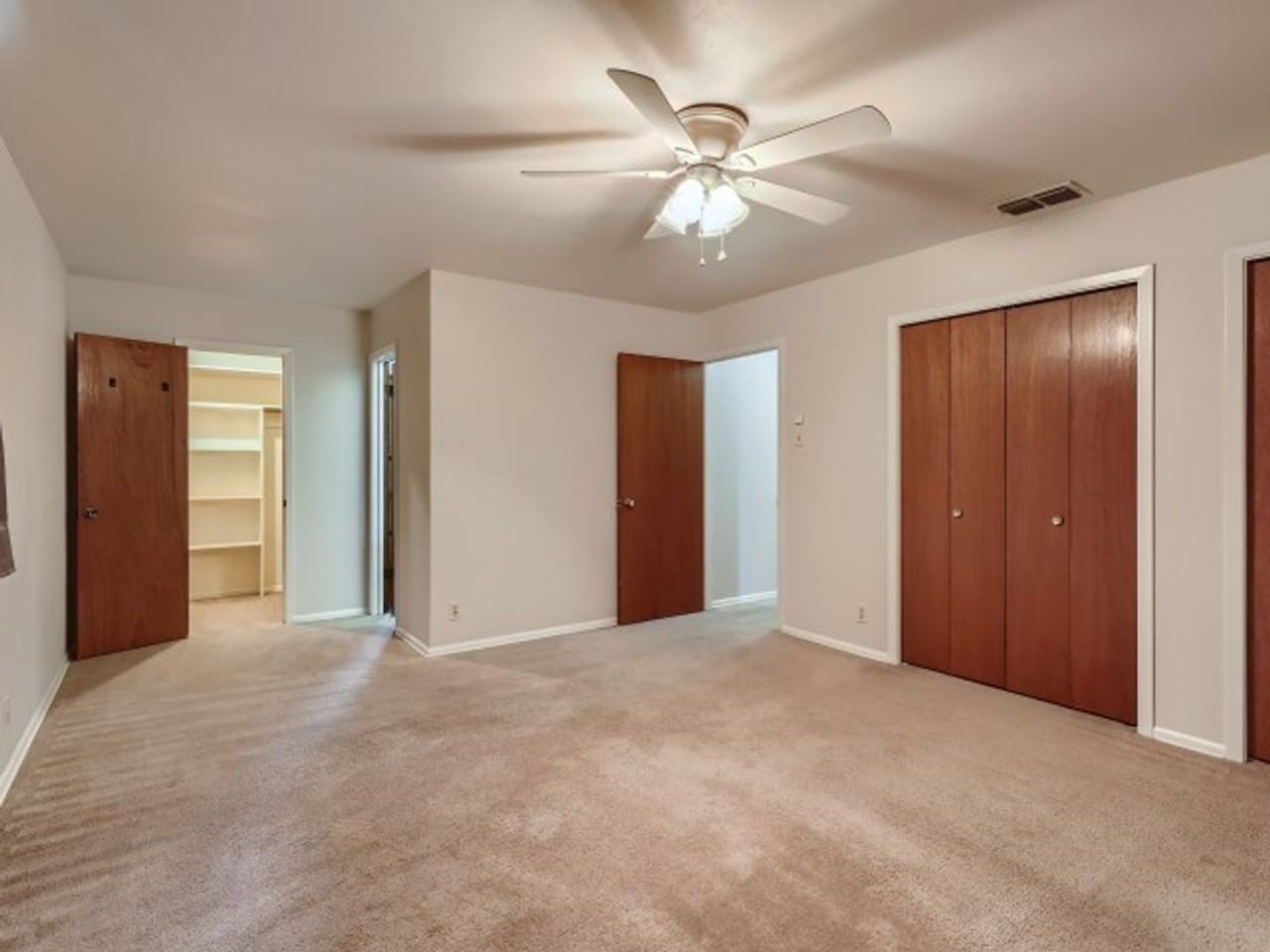 9827 Gemini Dr - Photo 5 of 11