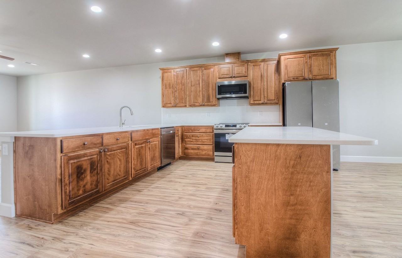 412 S 97th Ave - Photo 4 of 36