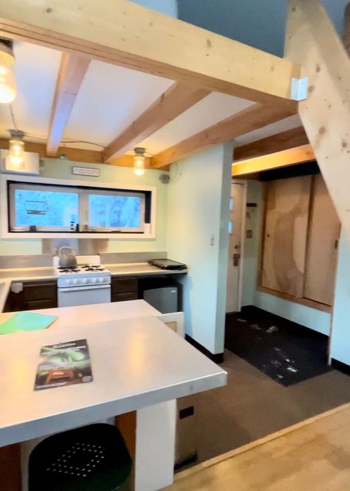 1076 Propwash Dr - Photo 2 of 12