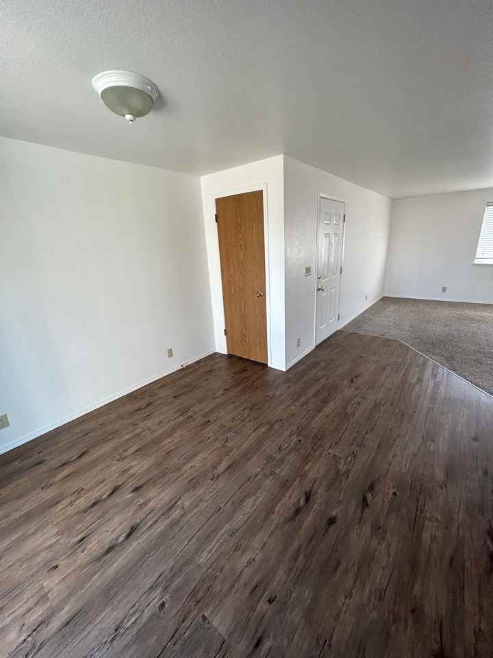 3640 W. Rose Hill St. - Photo 5 of 15