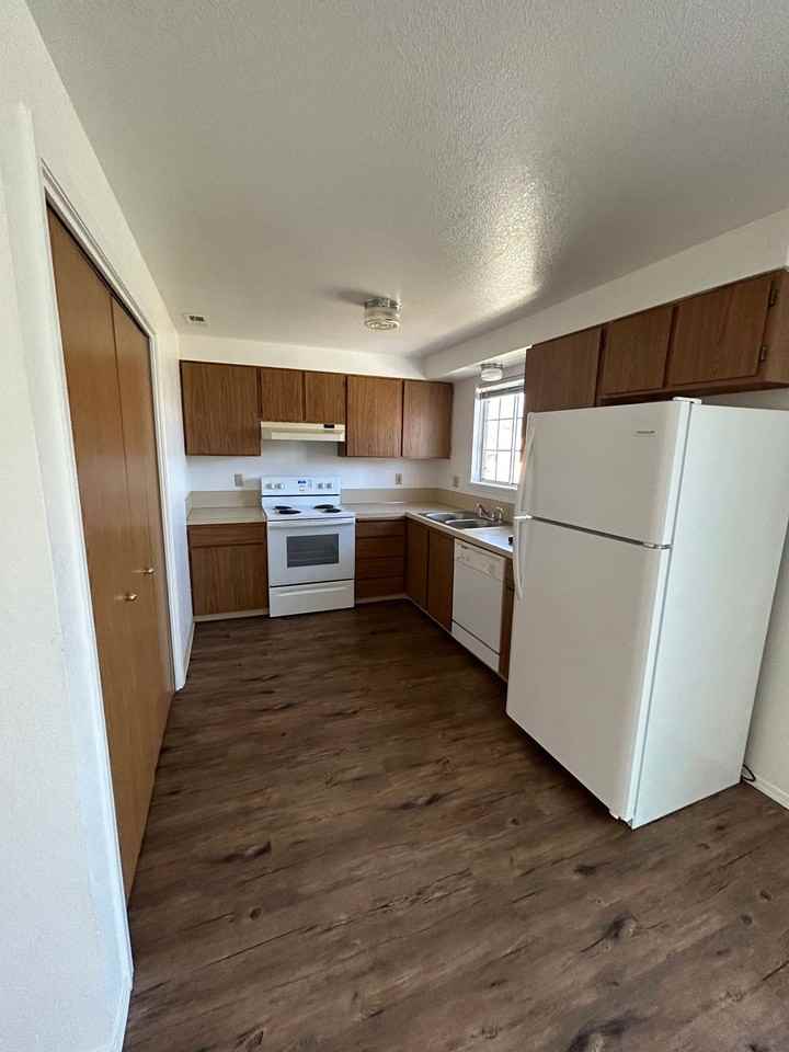 3640 W. Rose Hill St. - Photo 6 of 15