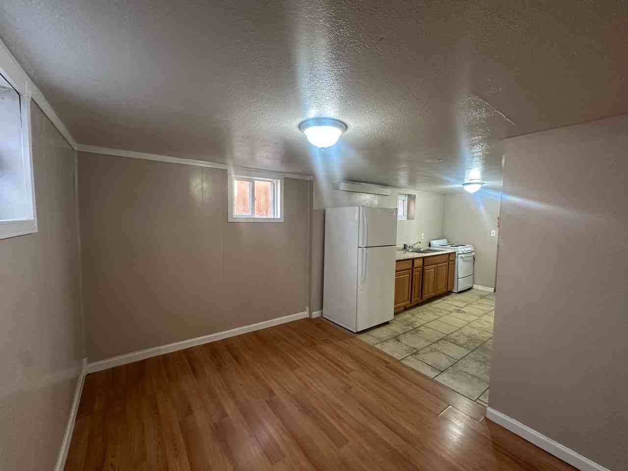 419 1/2 W 14th St - Photo 7 of 14