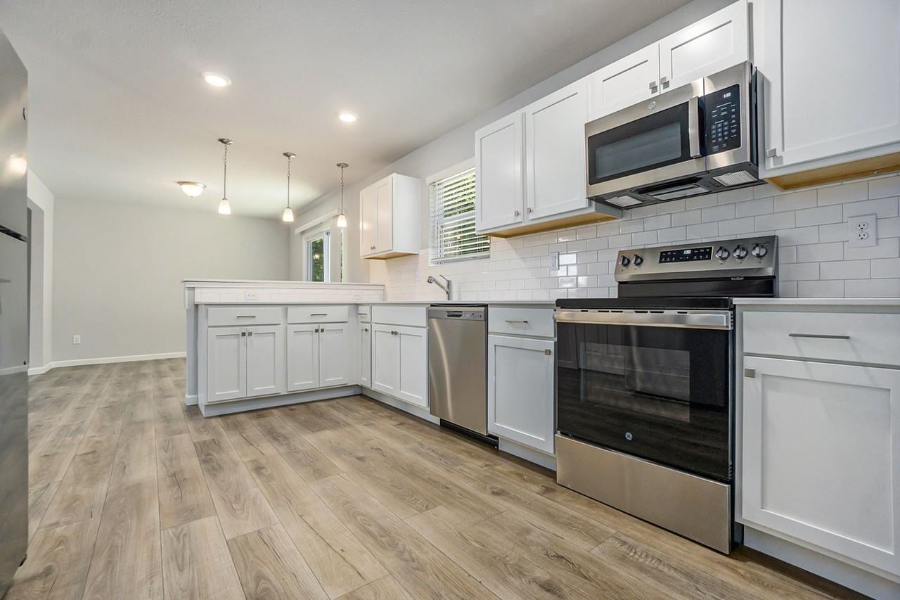 2808 Sandy Ridge Dr Nw - Photo 2 of 23