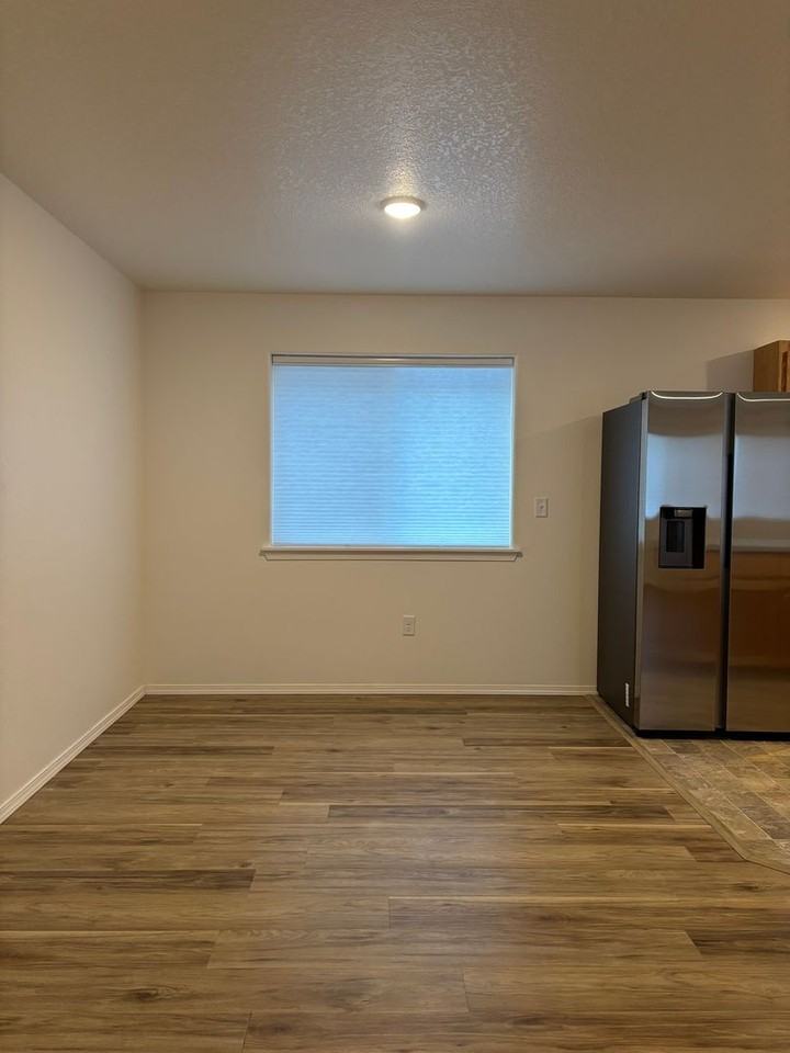 268 Ne Whispering Cliff Ct - Photo 7 of 16