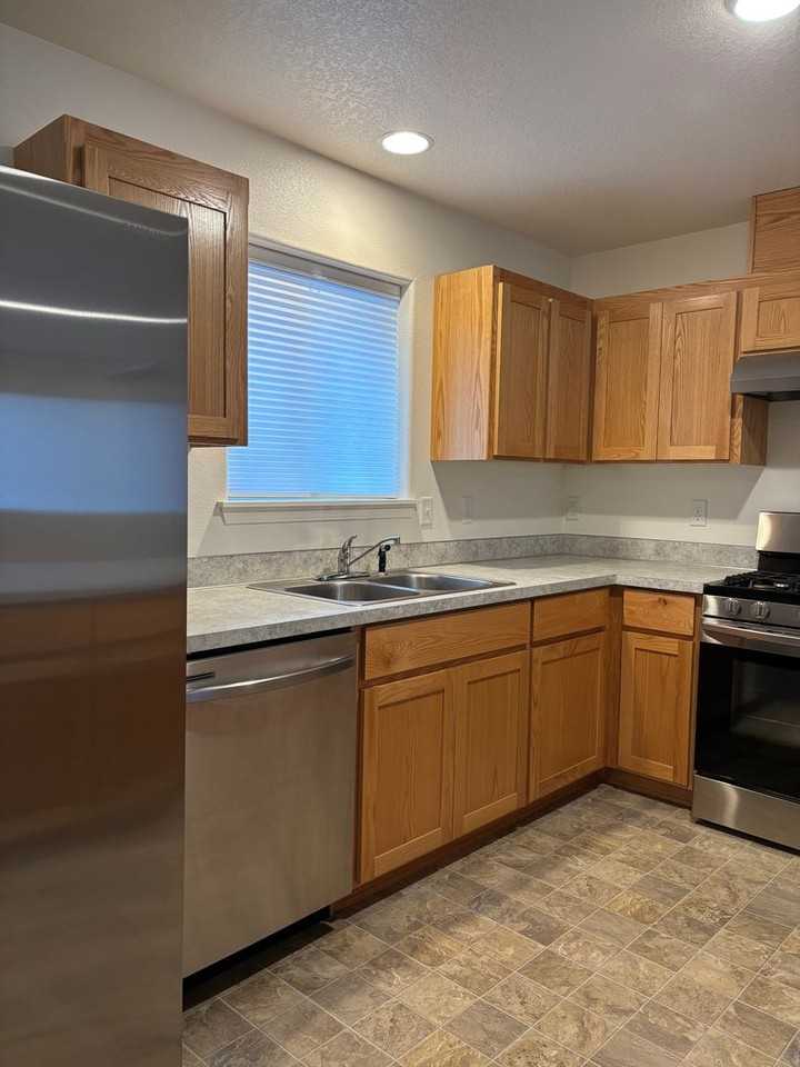 268 Ne Whispering Cliff Ct - Photo 6 of 16