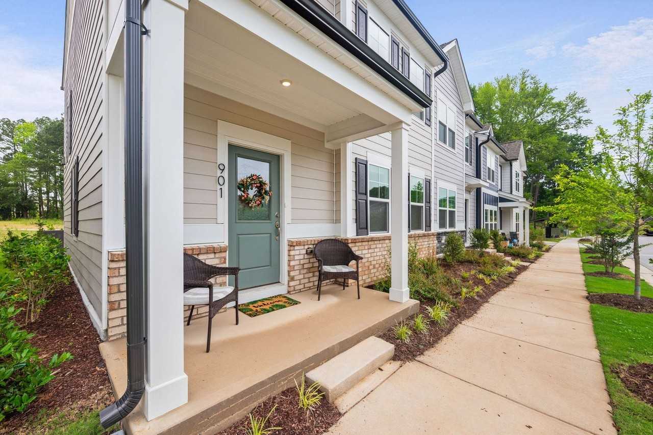 901 Trestleview St - Photo 6 of 48