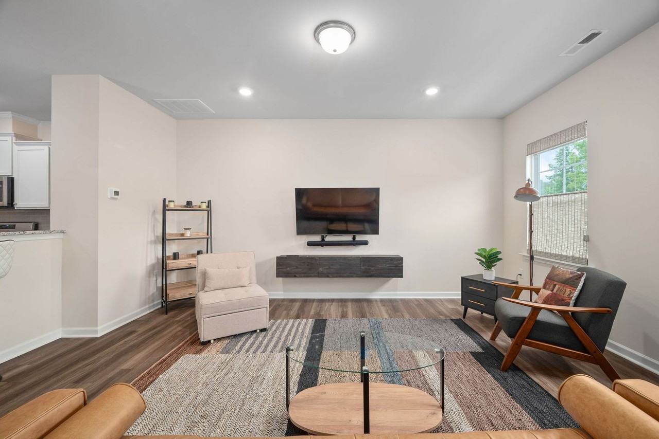 901 Trestleview St - Photo 7 of 48