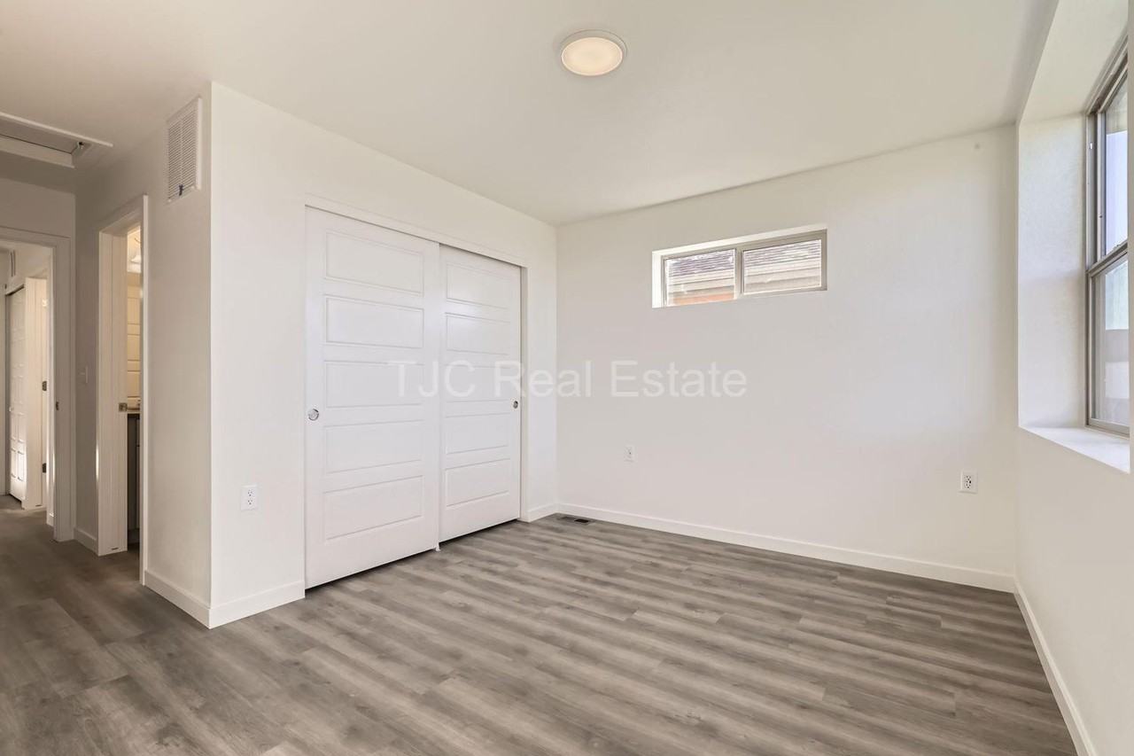 10371 E 62nd Pl - Photo 7 of 9