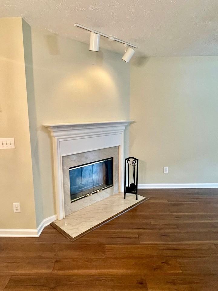 432 Shadow Glen Dr - Photo 3 of 14