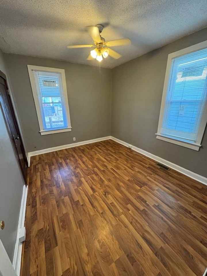 1316 N Garvin St - Photo 6 of 11