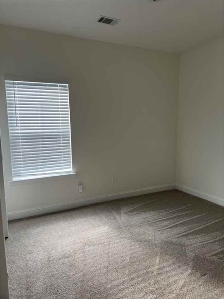 241 Whipple Ave - Photo 7 of 12