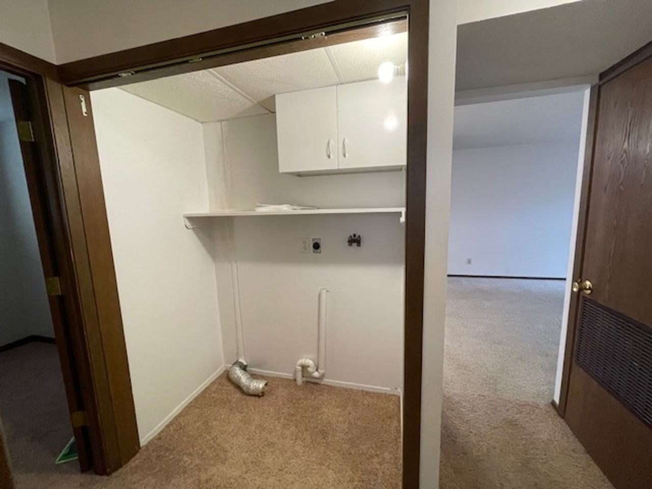 1058 Morningside Dr - Photo 3 of 17