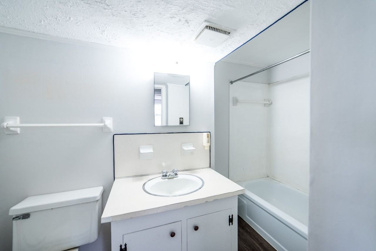 913 Sandusky Dr - Photo 7 of 17