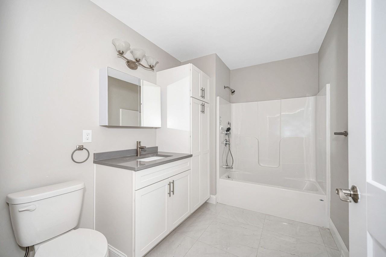 960 Main St #1200 - Photo 2 of 13