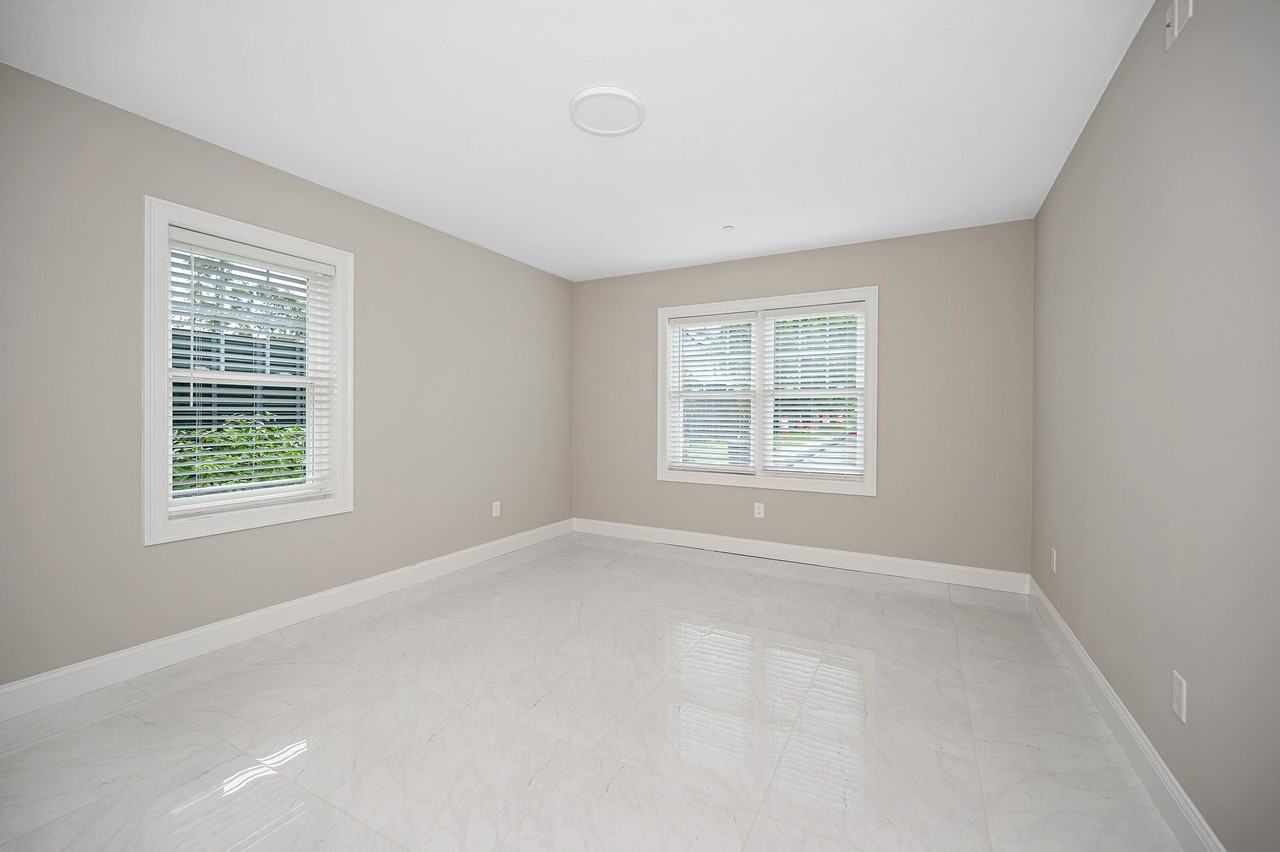 960 Main St #1200 - Photo 3 of 13