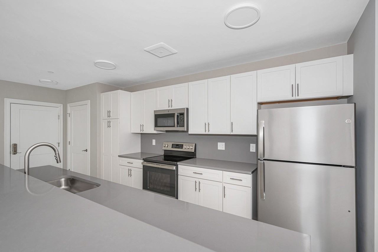 960 Main St #1200 - Photo 5 of 13