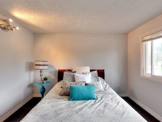 6 Woodward Crescent - Photo 3 of 15