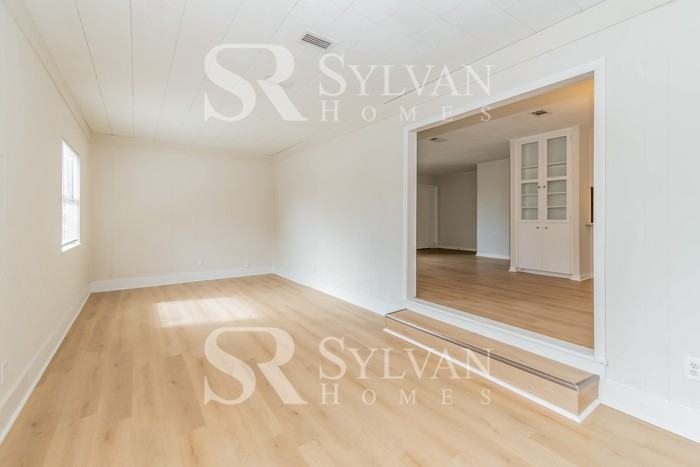 1205 Knobb Hill Dr - Photo 2 of 15