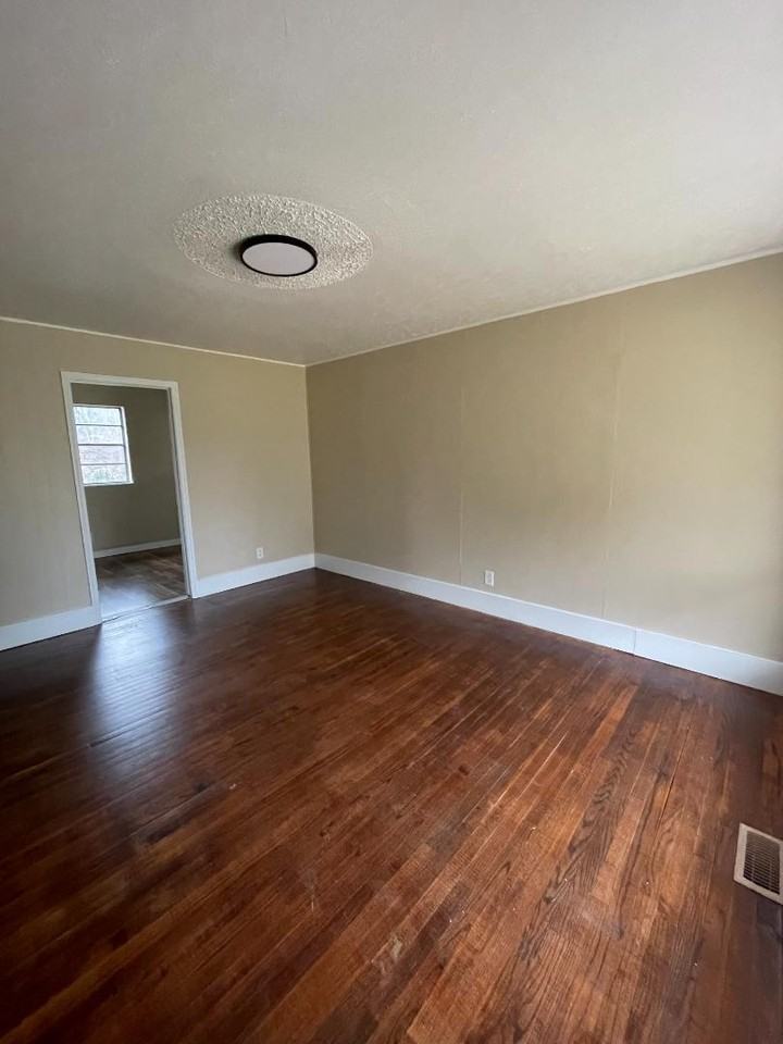 2016 Barker Blvd - Photo 6 of 20