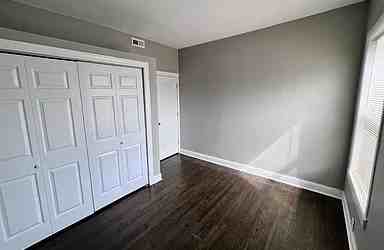 2415 N Hamlin Ave #3 - Photo 2 of 6