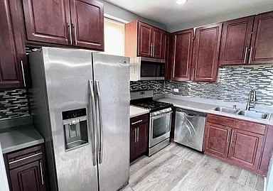 2415 N Hamlin Ave #3 - Photo 3 of 6