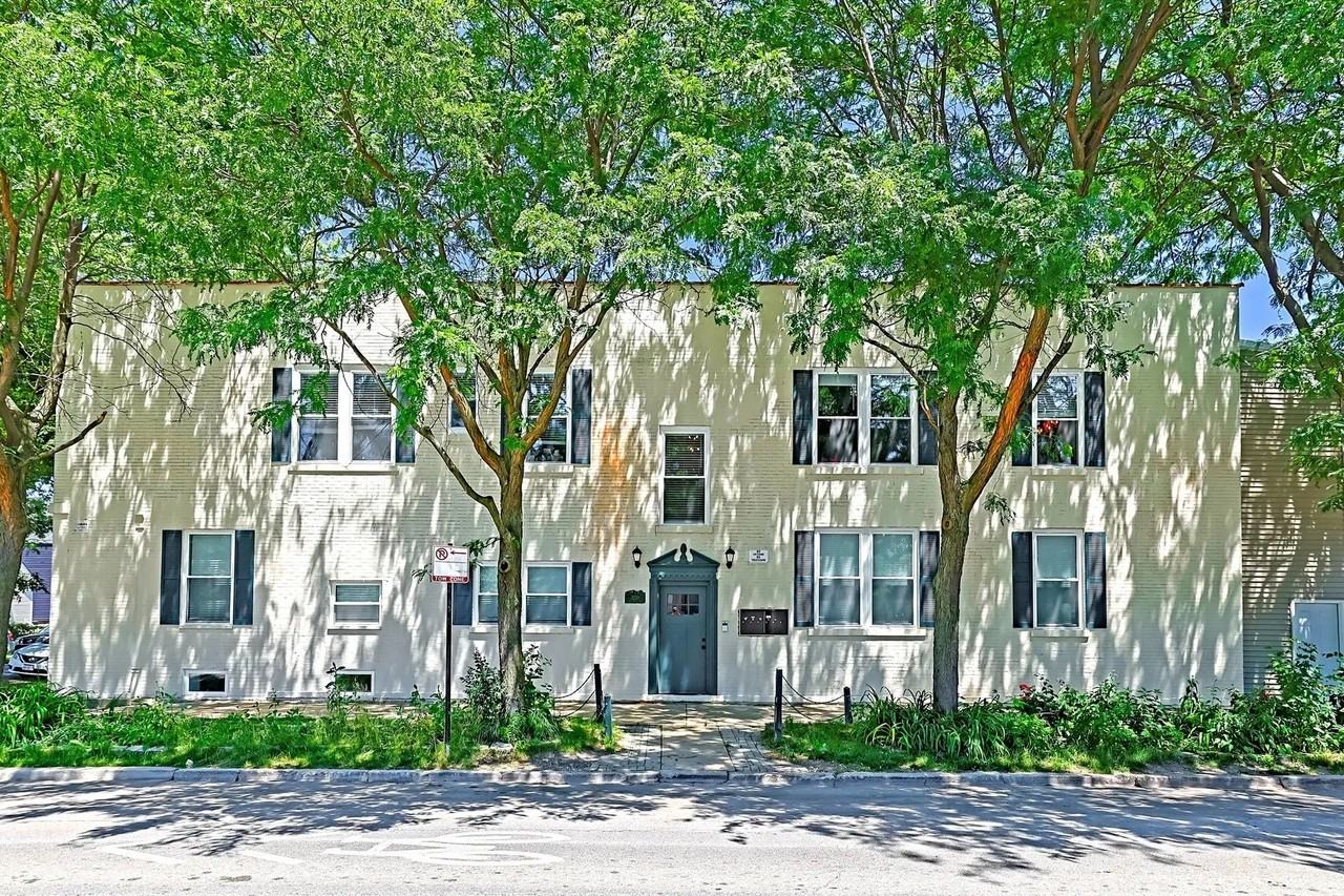 3001 N Sawyer Ave #1W - Photo 2 of 11