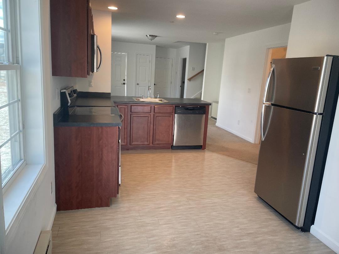 92 Trinity Cir #A - Photo 2 of 9