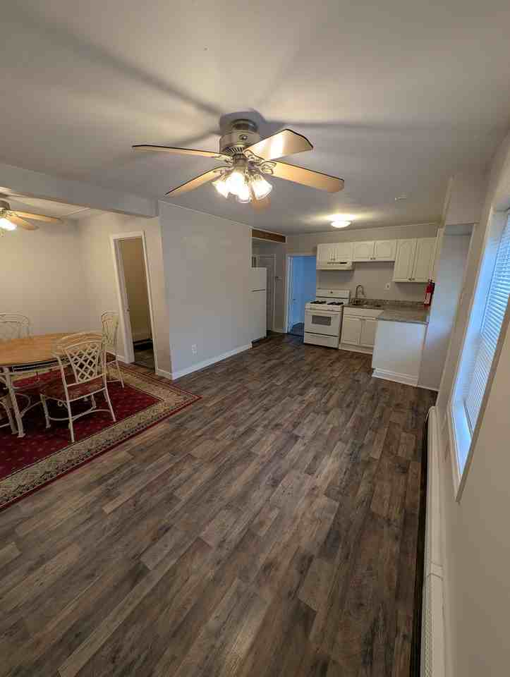 309 Henley Ave #A - Photo 3 of 11