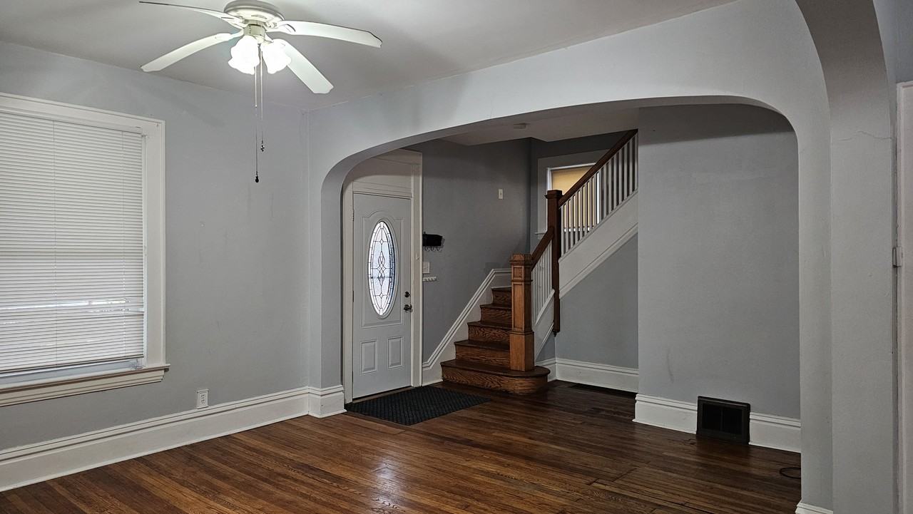 440 Clark Street - Photo 3 of 17