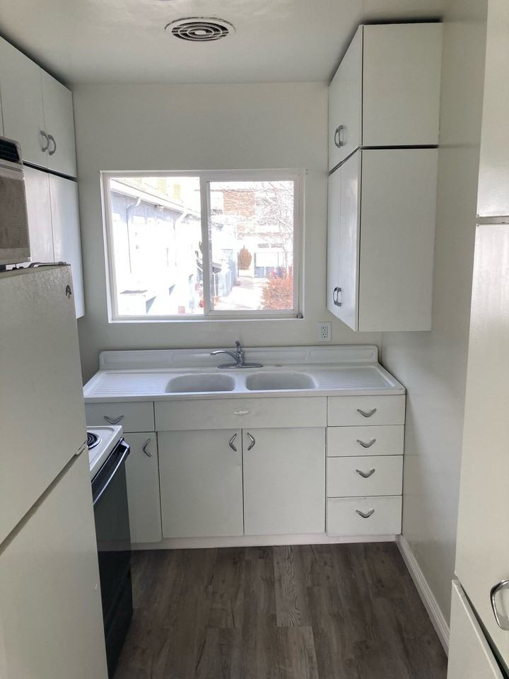 RIVER HOUSE/River Edge - Photo 3 of 8